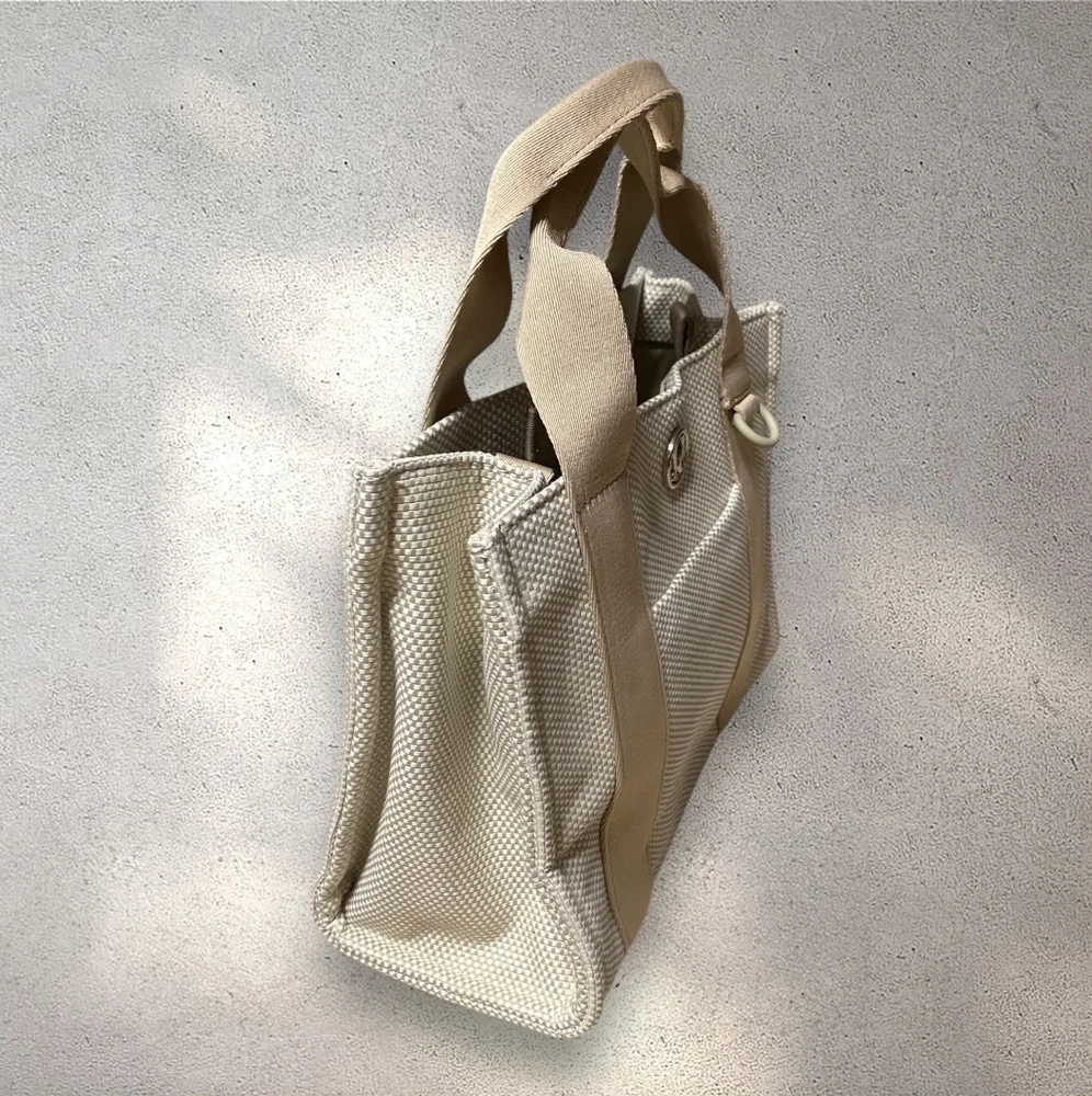 Lululemon two tone canvas tote bag mini 4.5L - Picture 5 of 10